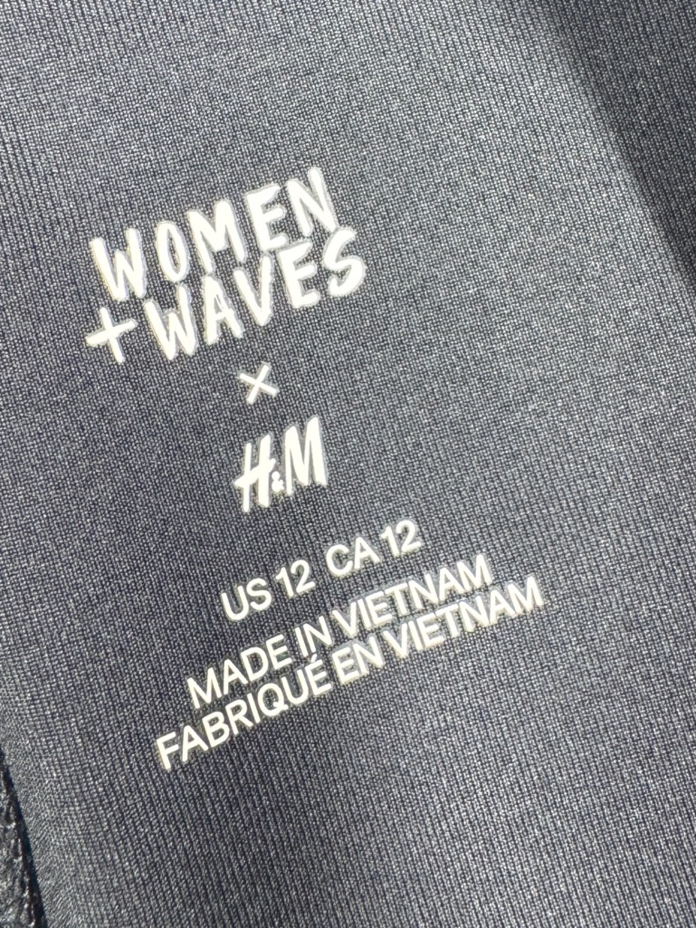 Women + Waves X H&M Black Padded Bikini Zip Back Surf Top Size 12 - Picture 15 of 16
